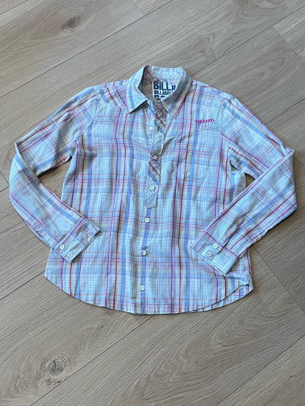 Billabong y2k White Plaid Button-Down Shirt with Pink & Blue Stripes - size M
